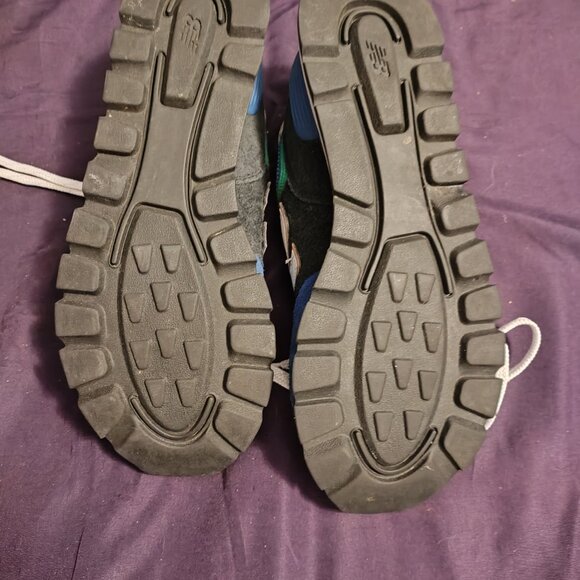 Men 8.5 Black, Blue, Green, Red, and White New Balance 574 running shoes - Picture 5 of 6